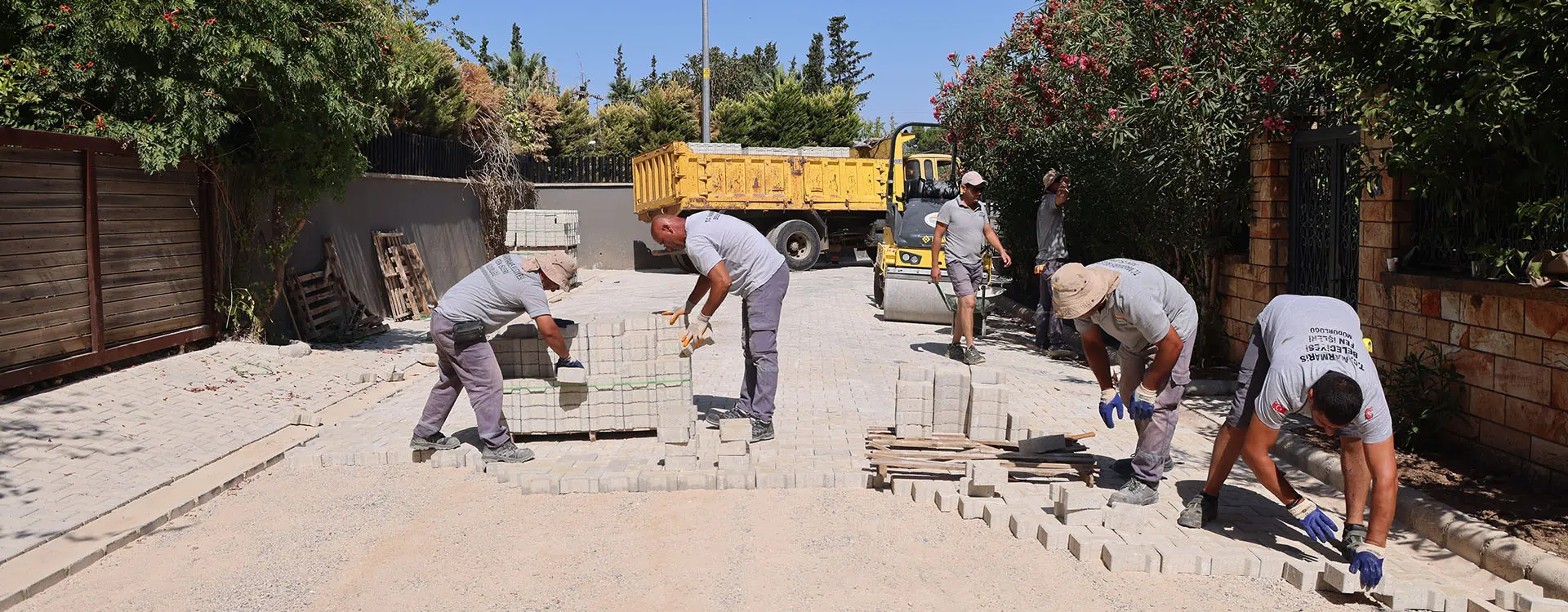AKTAŞ VE BAĞLIİÇİ'NDE YOLLAR YENİLENİYOR